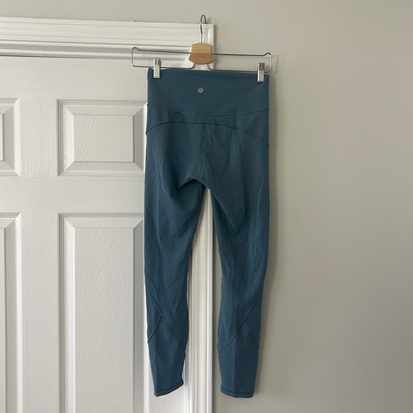Lululemon In Movement Leggings Everlux Size 6 Mystic Green - Picture 3 of 6